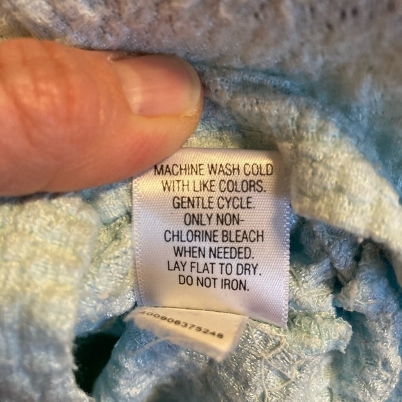 𝅺croft & Barrow mint green textured blouse. - Picture 6 of 6